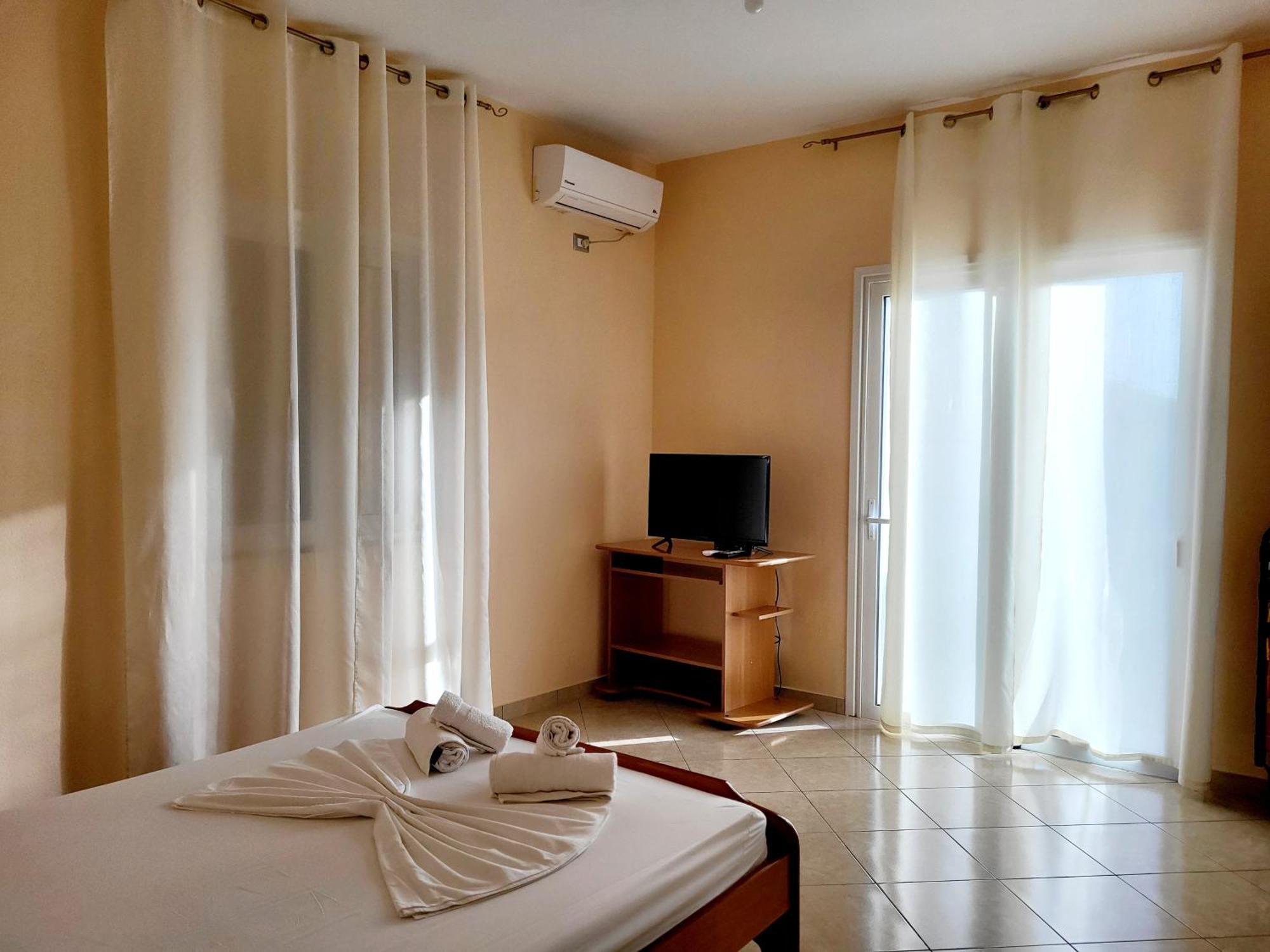 Vila Sulozeqi Apartment Sarandë