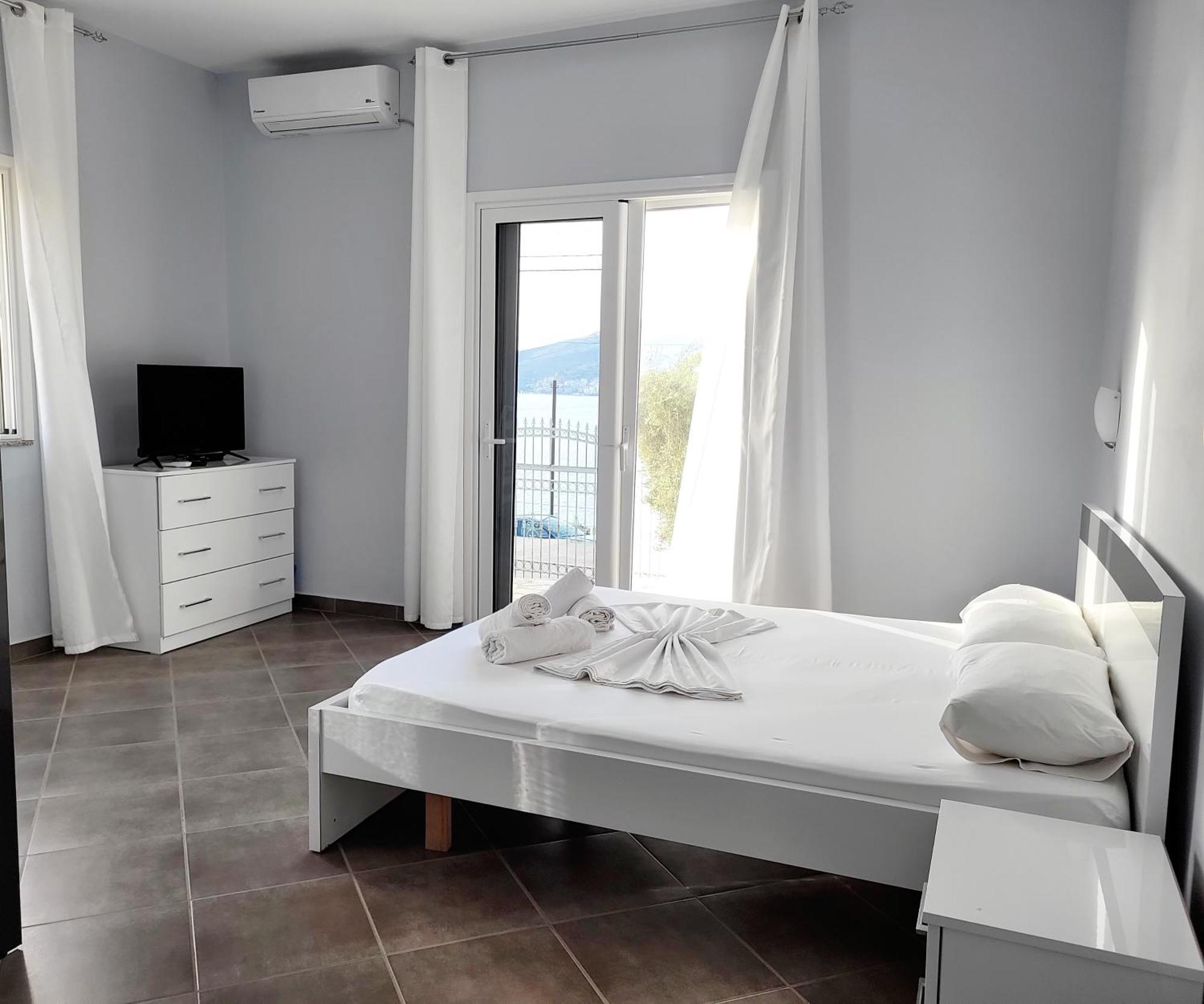 Vila Sulozeqi Sarandë