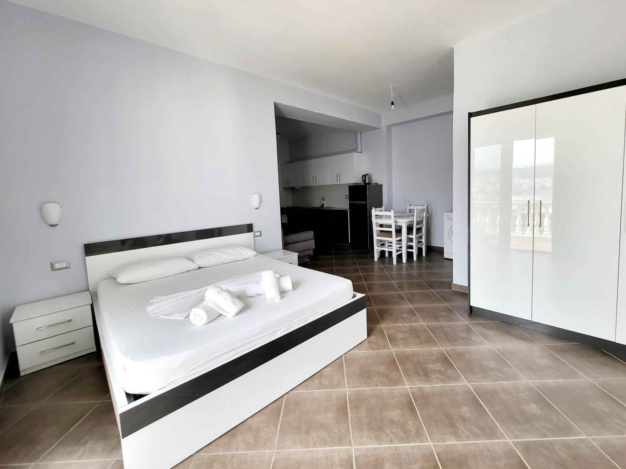 Apartment Vila Sulozeqi *