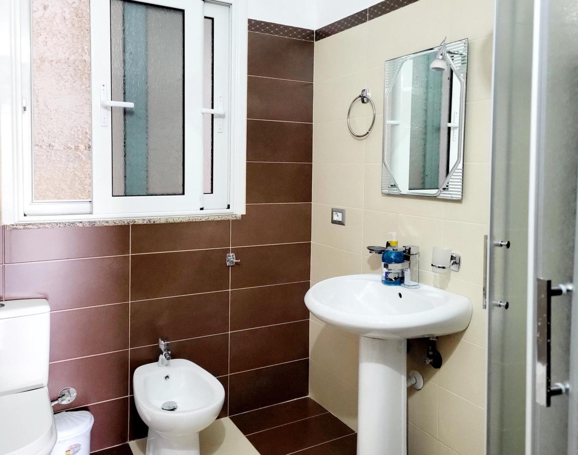 Vila Sulozeqi Saranda